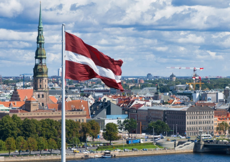 Уставший от русофобии житель Латвии тайно сбежал из дома в Россию