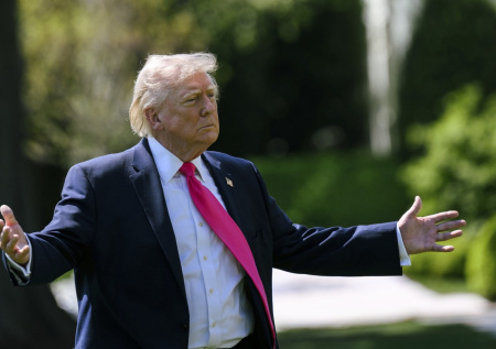 Трамп раскрыл, как объяснял папе римскому необходимость бомбить Иран