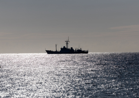 Китайский фрегат 20 часов отгонял иностранный военный корабль