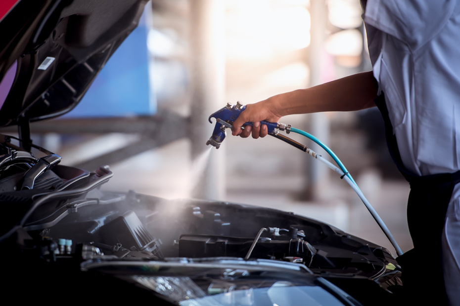 Мойка двигателя весной: как безопасно мыть мотор водой, паром и не залить электронику