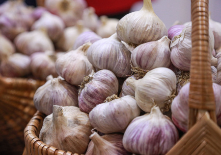 Диетолог ответила, кому стоит избегать употребления чеснока