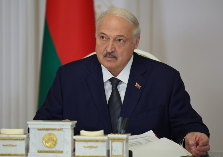 Лукашенко подарили книгу Маргариты Симоньян