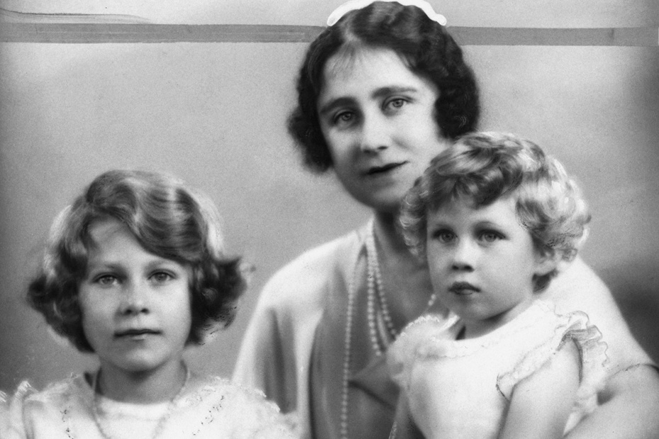 Королева Елизавета с принцессами Елизаветой и Маргарет, 1933 год