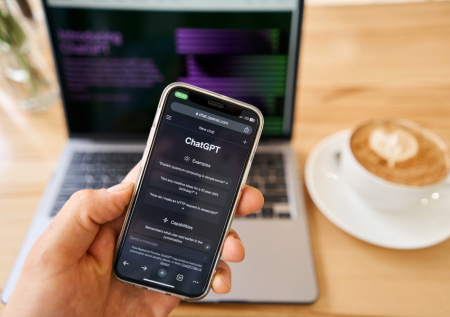 Самая популярная нейросеть дала сбой по всему миру