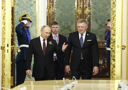 Фицо едет в Москву: кто еще приедет на День Победы, как им пытаются мешать