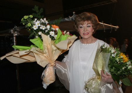 Уход со сцены, слухи о деменции, слова об СВО: как сейчас живет Эдита Пьеха