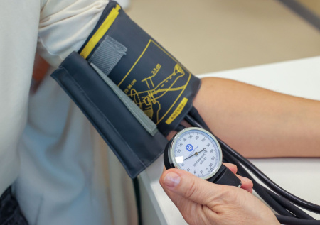 Россиянам рассказали, что нельзя делать при повышенном давлении