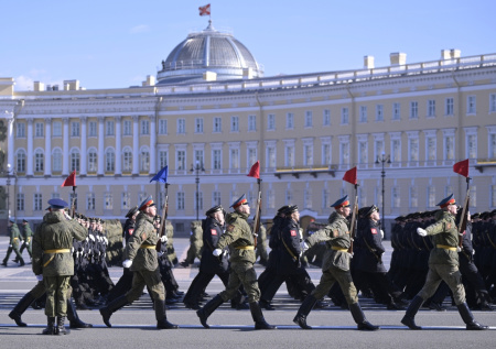 В Петербурге прошла первая репетиция парада ко Дню Победы