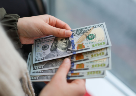 На Украине мать пыталась продать шестилетнего сына