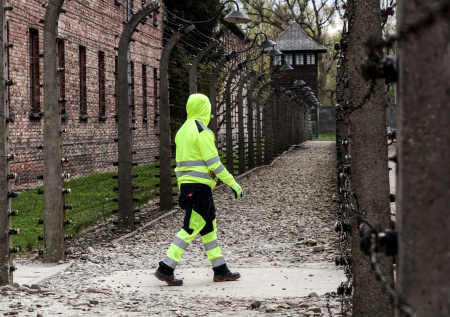 Американцы отделались штрафом за желание попасть в концлагерь