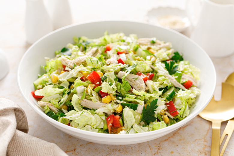 Салат с пекинской капустой и курицей