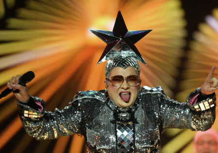 Режиссер Кот объяснил, зачем «Сердючка» включился в «модную тему» русофобии