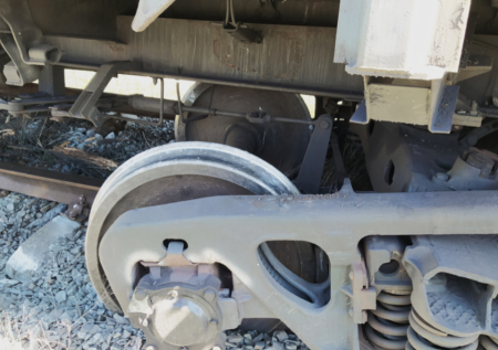 Контактная сеть повреждена на ж/д станции под Ростовом-на-Дону