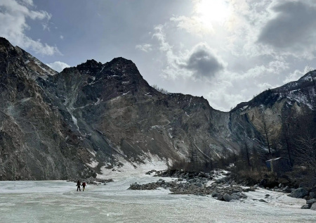 Тела погибших в горах Бурятии туристов транспортируют в морг