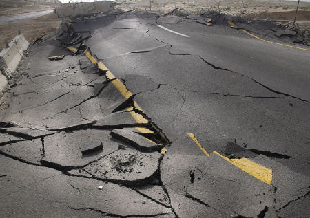 Шесть населенных пунктов отрезало от мира после обрушения трассы в Кузбассе