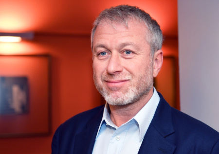 Вынужденно продавший «Челси» Абрамович потребовал справедливости в ЕСПЧ