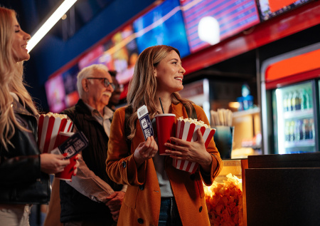 В одной из стран нелегально показывают российские фильмы при полных залах