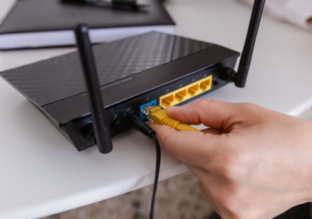 В МВД рассказали, зачем мошенники пытаются получить доступ к роутеру