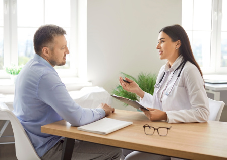 Названы неочевидные симптомы, из-за которых стоит записаться к онкологу