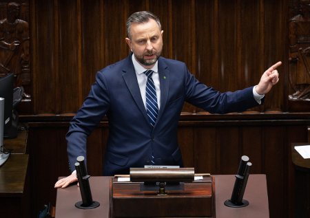 Глава Минобороны Польши пришел в ярость от слов посла Украины о Бандере