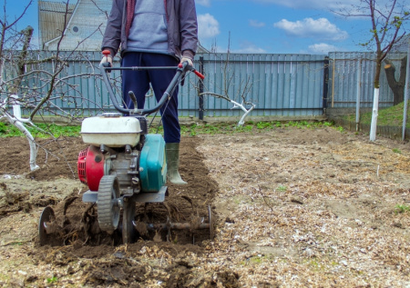 Подготовка мотоблока к весне: 5 шагов — масло, сцепление и настройка плуга