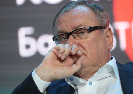 Глава ВТБ чуть не стал жертвой мошенников