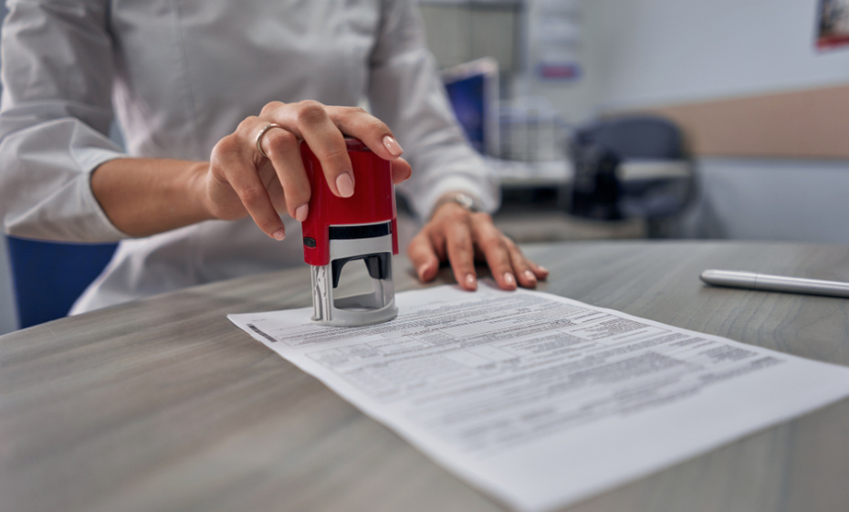 История праздника: как появился День нотариата в России