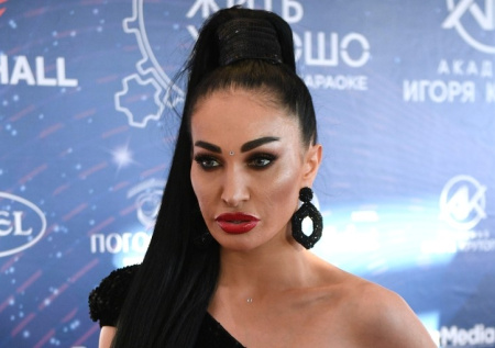 Алина Ян пожаловалась, что не пускают на ММКФ после скандала с подмышками