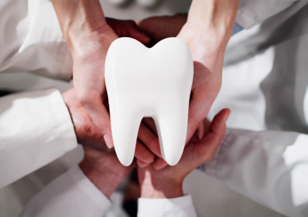 Стоматолог рассказал, когда лучше удалять зубы мудрости