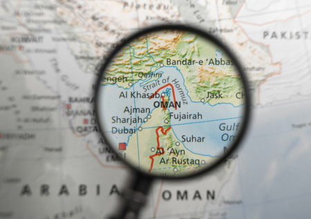 Спутниковые снимки показали рой катеров КСИР у Ормуза