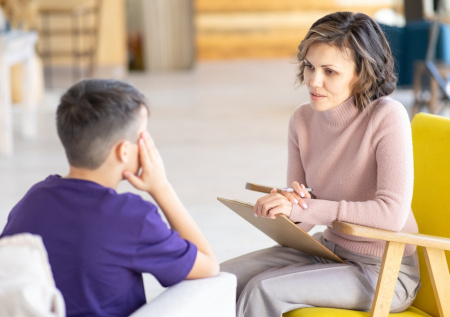 Школьника с ножом в Новом Уренгое поместили под наблюдение врачей