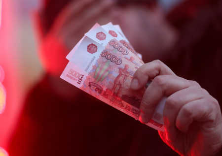 Россиянин заработал почти 5 млн рублей благодаря «Интеру»