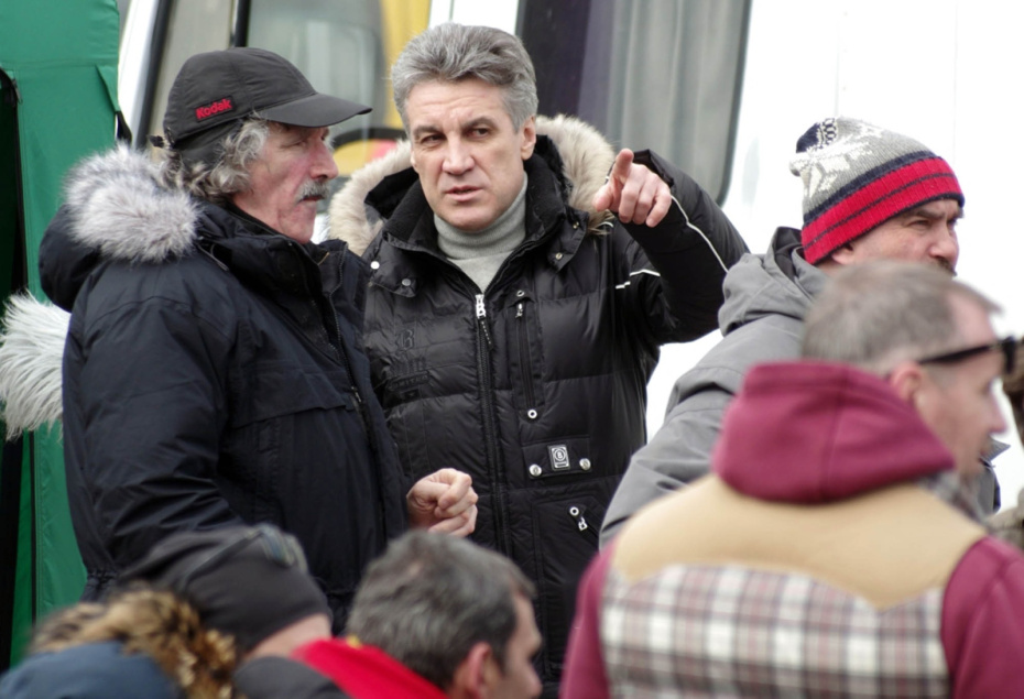 Режиссер Алексей Пиманов (в центре) на съемках художественного фильма «Крым» в Севастополе