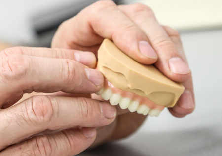 Приметы 24 апреля — Антип Водогон: в саду не работаем, лечим зубы