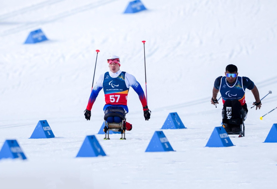Иван Голубков на дистанции гонки с раздельным стартом на 20 км среди мужчин в соревнованиях по лыжным гонкам на XIV зимних Паралимпийских играх на лыжном стадионе Тесеро, Италия