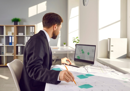 Финансист оценил идею ввести минимальный почасовой размер оплаты труда