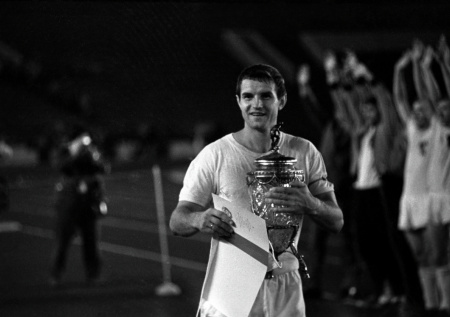 Легенду советского футбола хотели похоронить у мусорных баков