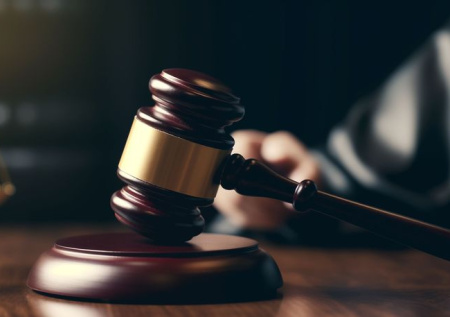 Адвокат столичной коллегии обещал изменить приговор за 30 млн рублей