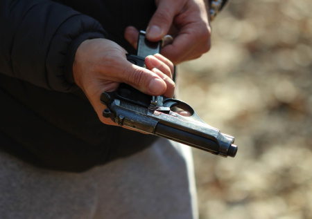 Перепалка в баре закончилась выстрелом в ногу