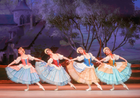 «Кремлевский балет» представил спектакль «Тщетная предосторожность»