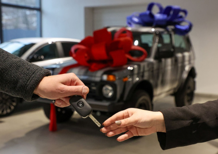 Как купить Lada и «Москвич» со скидкой и в кредит: правила и список моделей