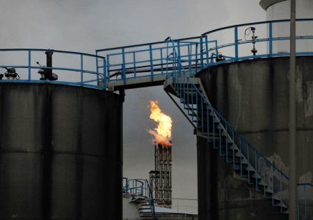 Еще одна страна стала активно закупать российские нефтепродукты