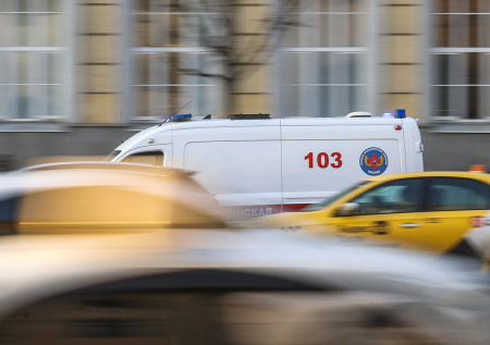 Четверо человек вылетели из машины в страшном ДТП в Москве