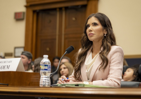 Уволенная Трампом чиновница нарушила важный протокол