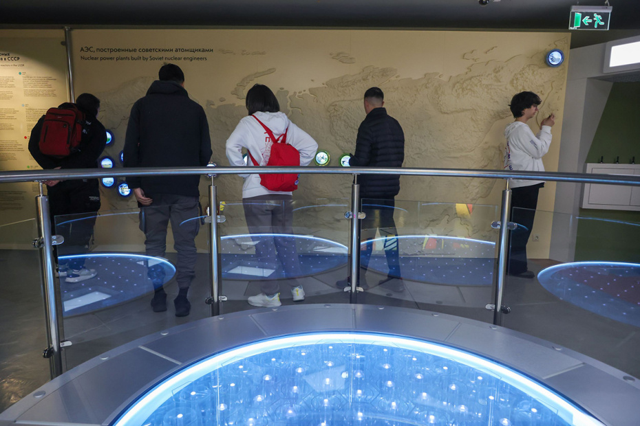 Карта атомных электростанций, построенных советскими атомщиками, в экспозиции «Чернобыль. Подвиг народа» в музее «Атом» на ВДНХ в Москве. Экспозиция открылась 24 апреля, открытие приурочено к 40-летию аварии на Чернобыльской атомной электростанции 26 апреля 1986 года