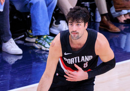 Звезда «Портленда» лишился половины зуба