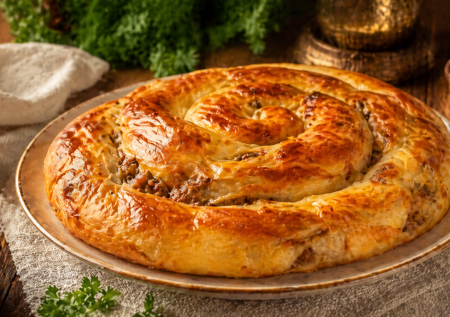 Пирожки не леплю и не жарю в жиру: делаю большие улитки и пеку — никаких дрожжей, тесто с хрустом