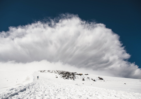 Всплыли новые подробности о попавшей под лавину группе туристов в Бурятии