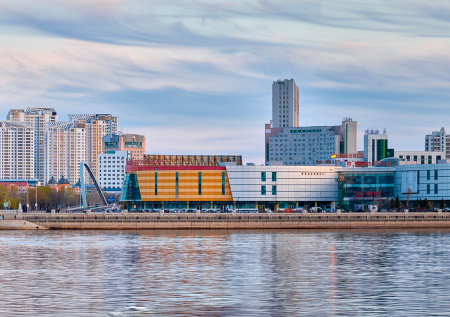 «Зимовавший» на реке теплоход внезапно пошел ко дну