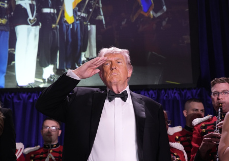 Раскрыто, кто позвонил Трампу после инцидента со стрельбой